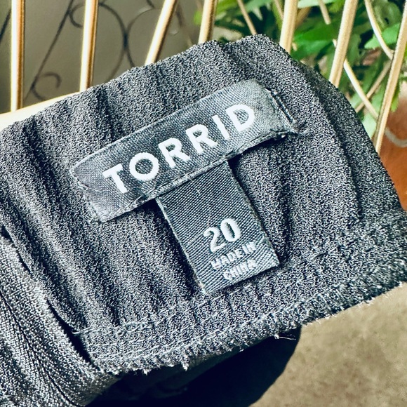 Torrid Fit & Flare skater skirt - Picture 3 of 7